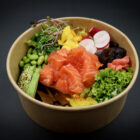 Z łososiem surowym/pieczonym<a target="_blank" class="btn btn-order-promo-menu" href="https://sushimariuszlewandowski.papu.io/restaurant/shin-jidai-sushi-warszawa/menu/meal/5dac943c4cf74f05931c4878fb6cefe3">Zamów online</a>