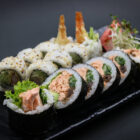 Pieczony I <a target="_blank" class="btn btn-order-promo-menu" href="https://sushimariuszlewandowski.papu.io/restaurant/shin-jidai-sushi-warszawa/menu/meal/30a25a21d9894ee38aaa39d154fc14f8">Zamów online</a>