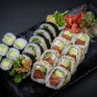 Mieszany I <a target="_blank" class="btn btn-order-promo-menu" href="https://sushimariuszlewandowski.papu.io/restaurant/shin-jidai-sushi-warszawa/menu/meal/4b43afde7ac54af4b944e616e57cb647">Zamów online</a>