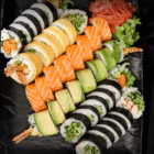 Salmon&Prawn BOX <small style="margin-left:10px;">(40szt.)</small><a target="_blank" class="btn btn-order-promo-menu" href="https://sushimariuszlewandowski.papu.io/restaurant/shin-jidai-sushi-warszawa/menu/meal/00422aadadf045408d118fe0bf089c56">Zamów online</a>